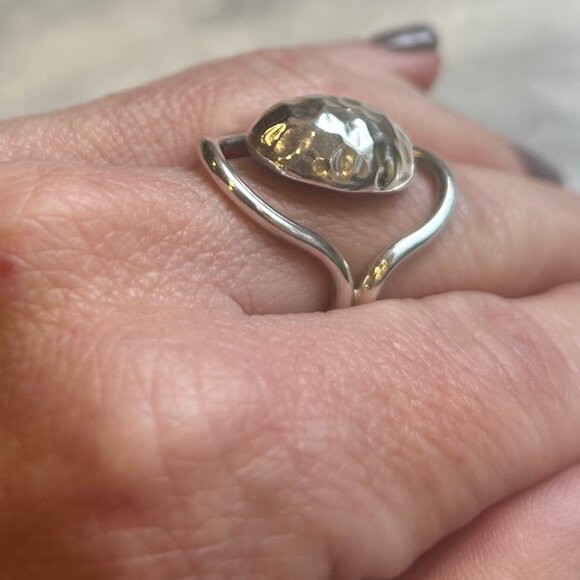 Gorgeous Hammered Sterling Silver Statement Women's Ring Oval design Size 8 - Picture 5 of 6
